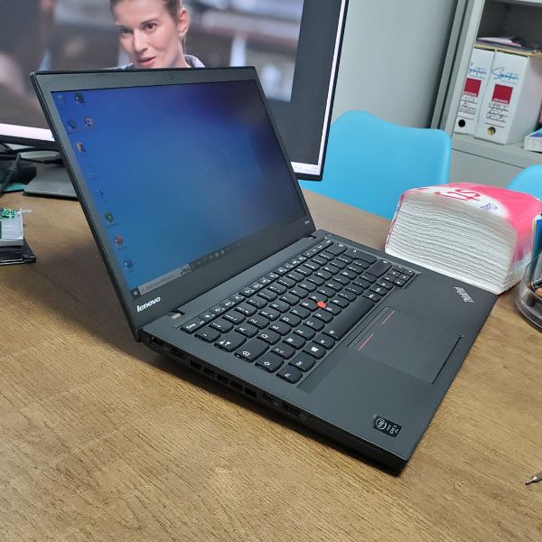 Lenovo ThinkPad T440s, Core i5-4300U CPU@2.50GHz, 8G, 500G HDD, 14 pouces